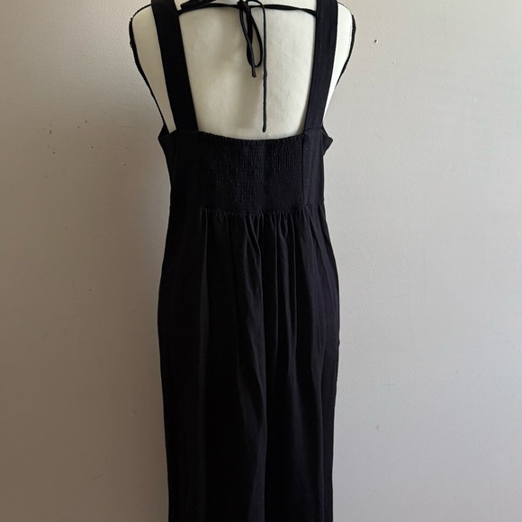 Old Navy black sleeveless v-neck tie-back smocked shift maxi dress size medium - Picture 6 of 8